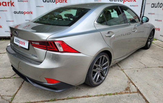 Lexus IS 300h