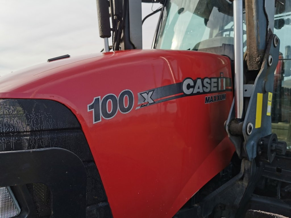 Tractor Case IH MAXXUM 100