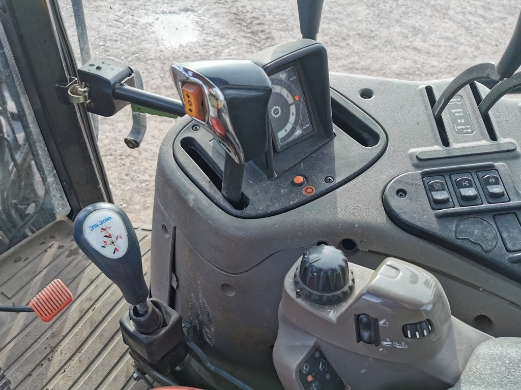Tractor Case IH MAXXUM 100