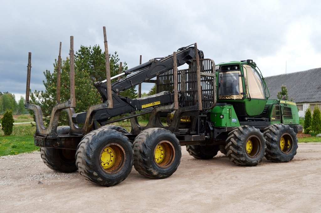 Forvarder John Deere 1110E
