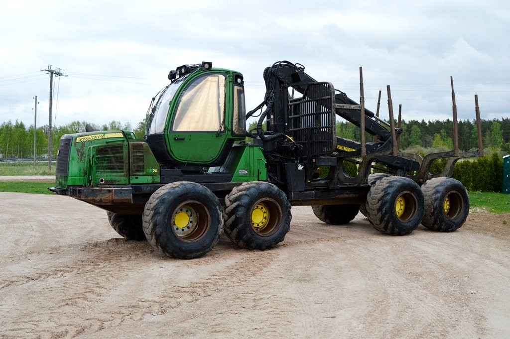 Forvarder John Deere 1110E